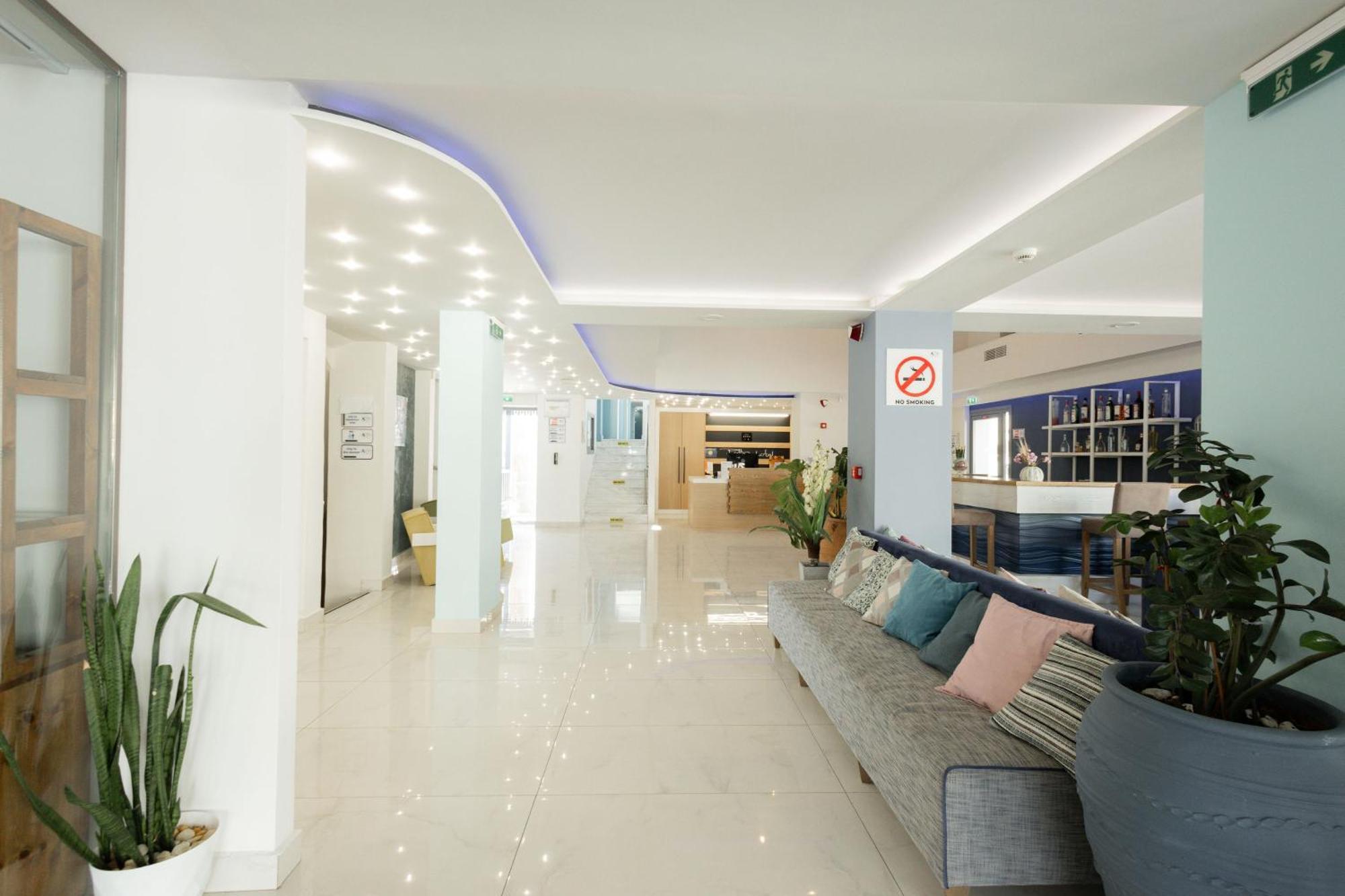 Pollis Hotel Hersonissos  Esterno foto