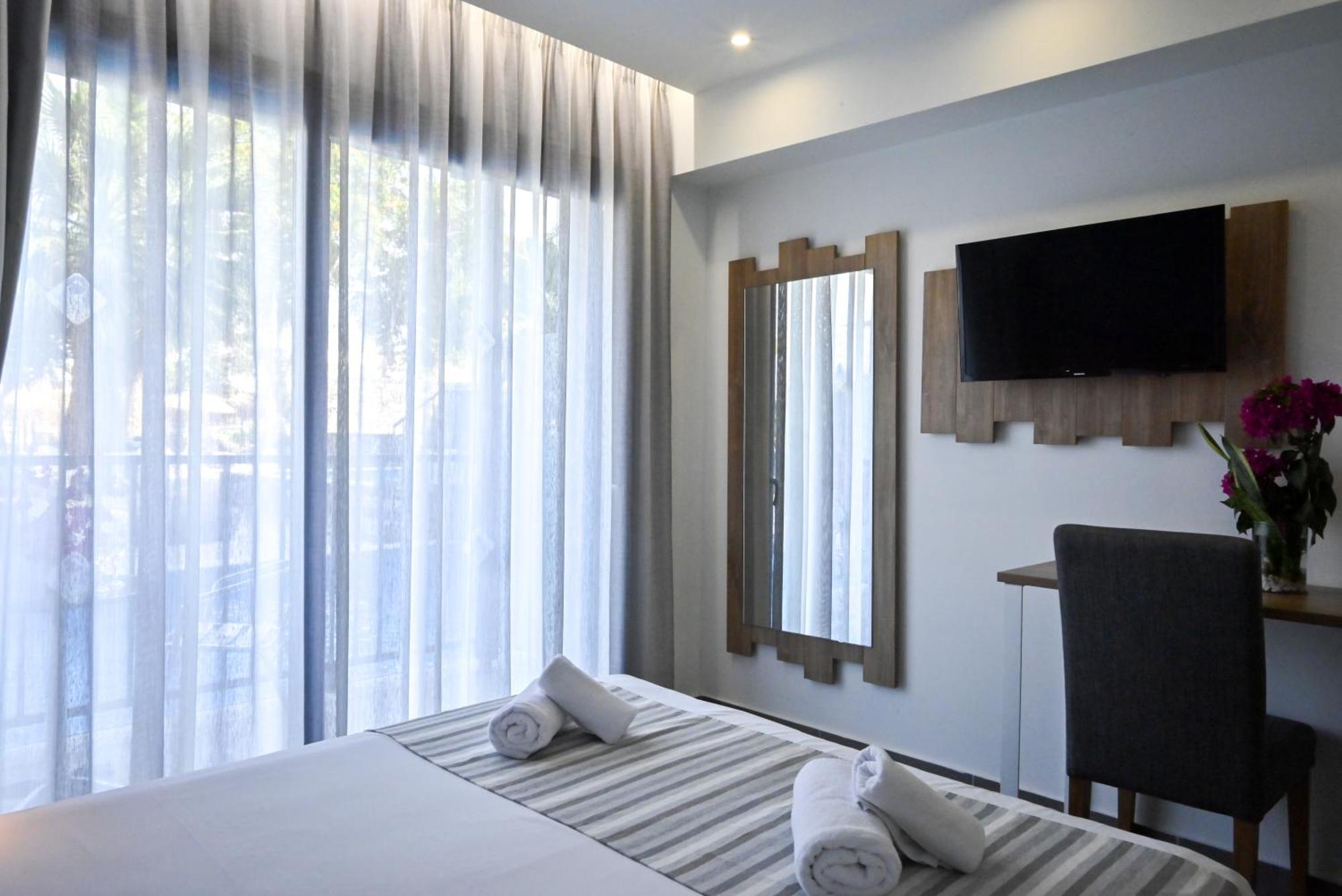 Pollis Hotel Hersonissos  Esterno foto
