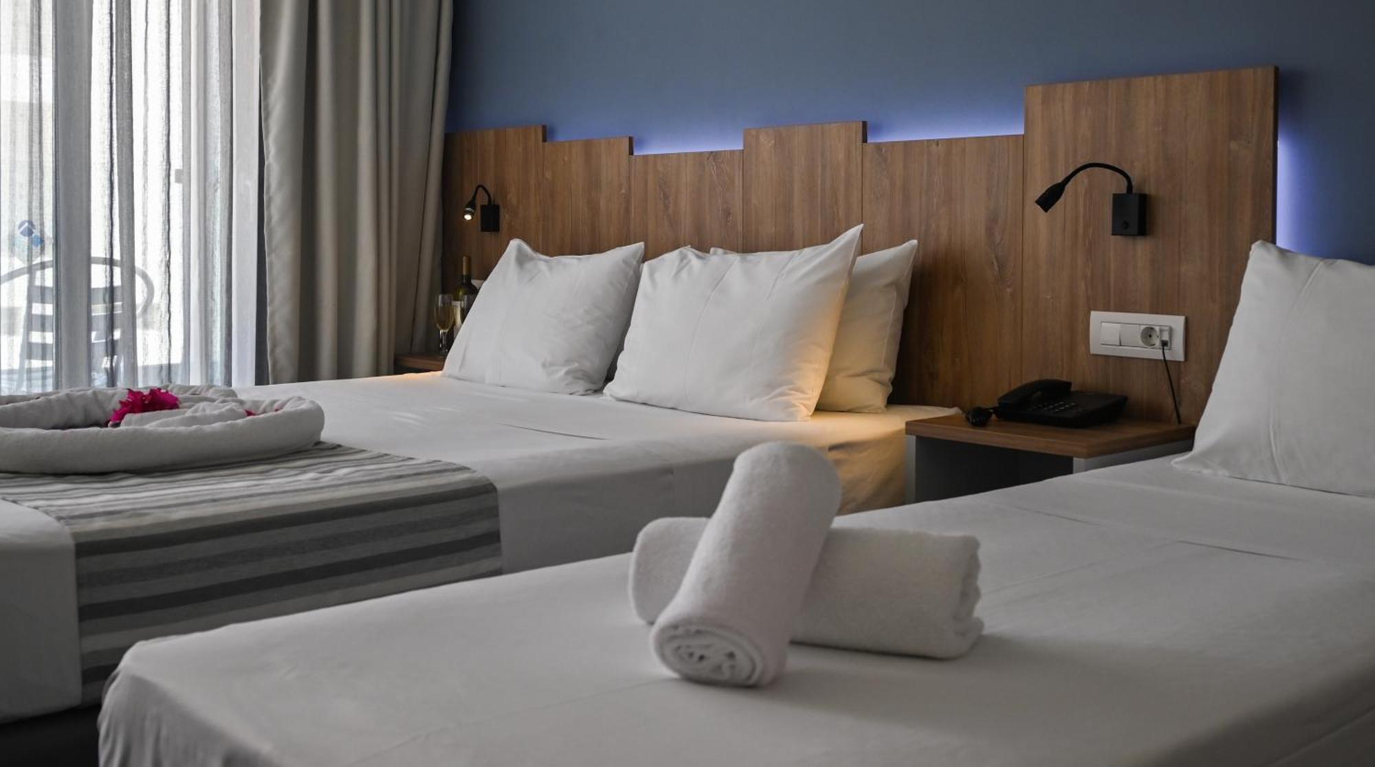 Pollis Hotel Hersonissos  Esterno foto