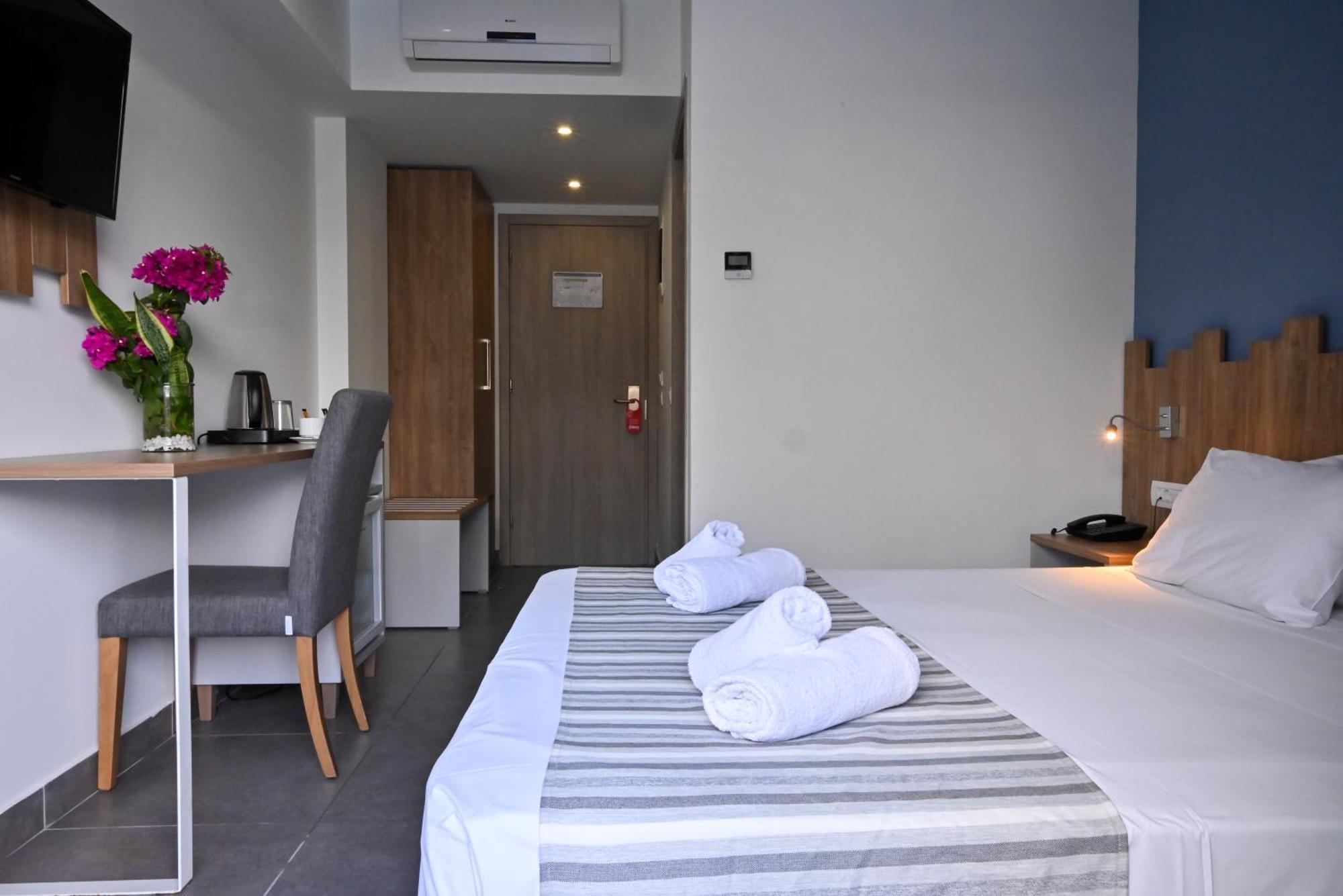 Pollis Hotel Hersonissos  Esterno foto