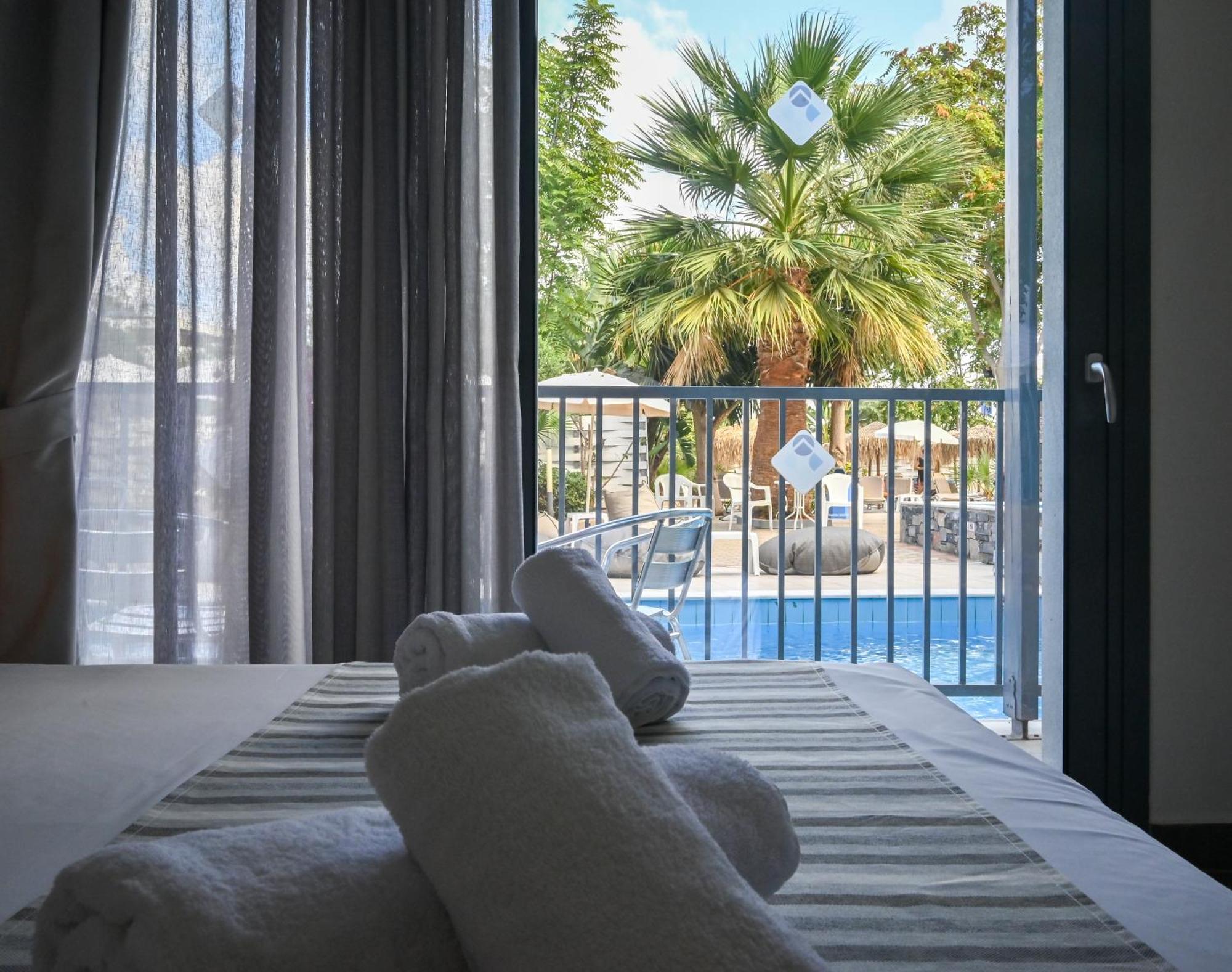 Pollis Hotel Hersonissos  Esterno foto