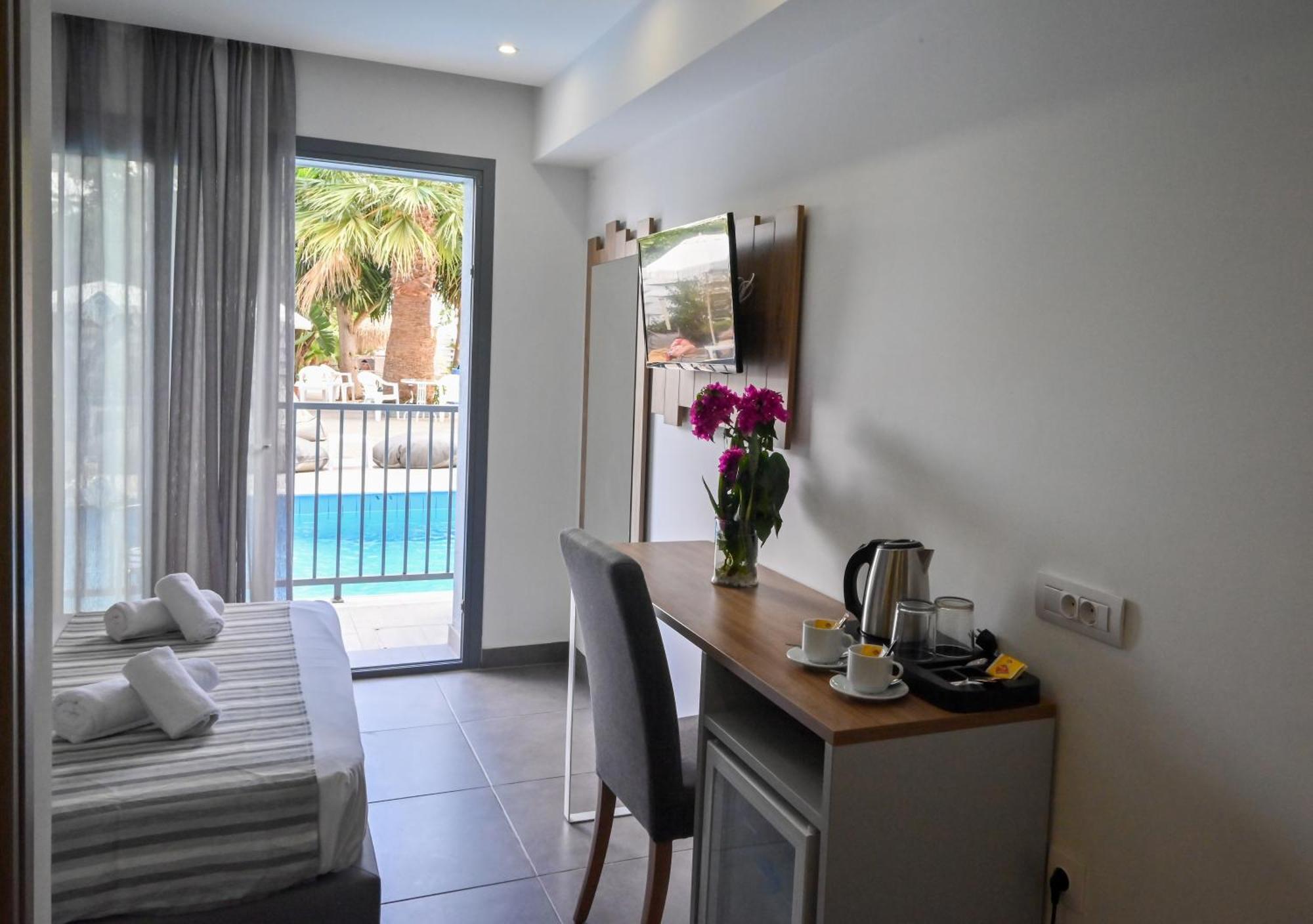 Pollis Hotel Hersonissos  Esterno foto